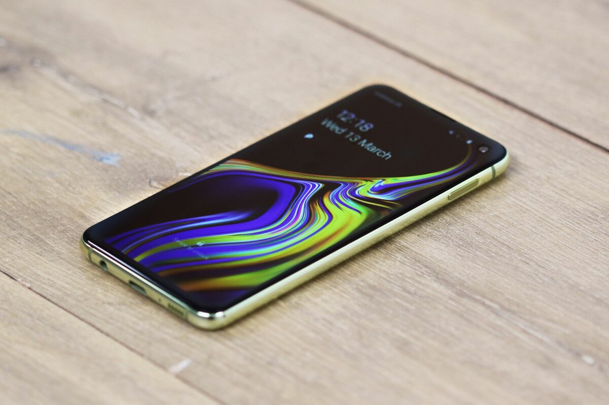 SAMSUNG GALAXY S10 E