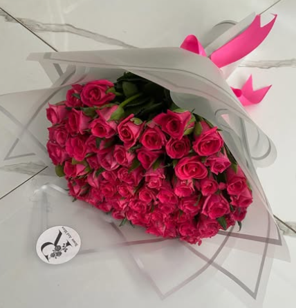 Love to see the girlies receiving their flowers 60stems 