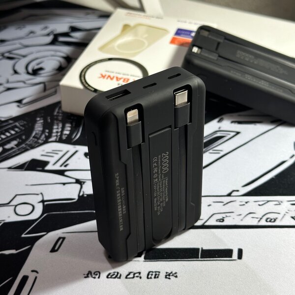 Черный повербанк с magsafe на android, iPhone