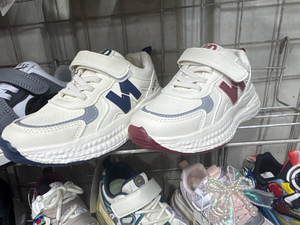 Кроссовки для девочек