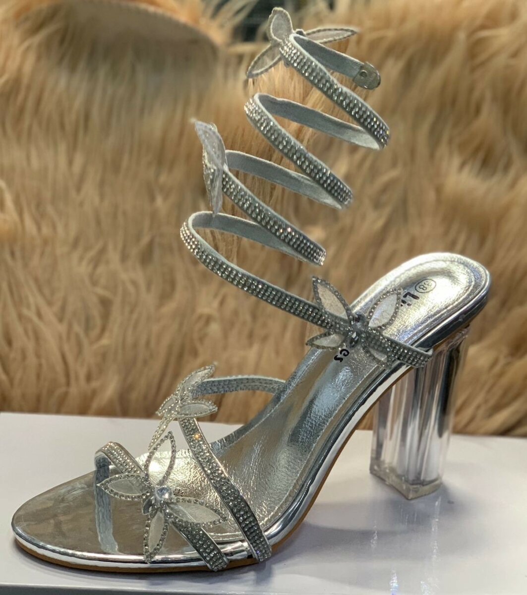 Sandales à talon transparent