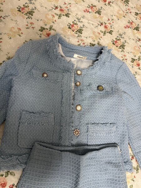 Пиджак с юбкой