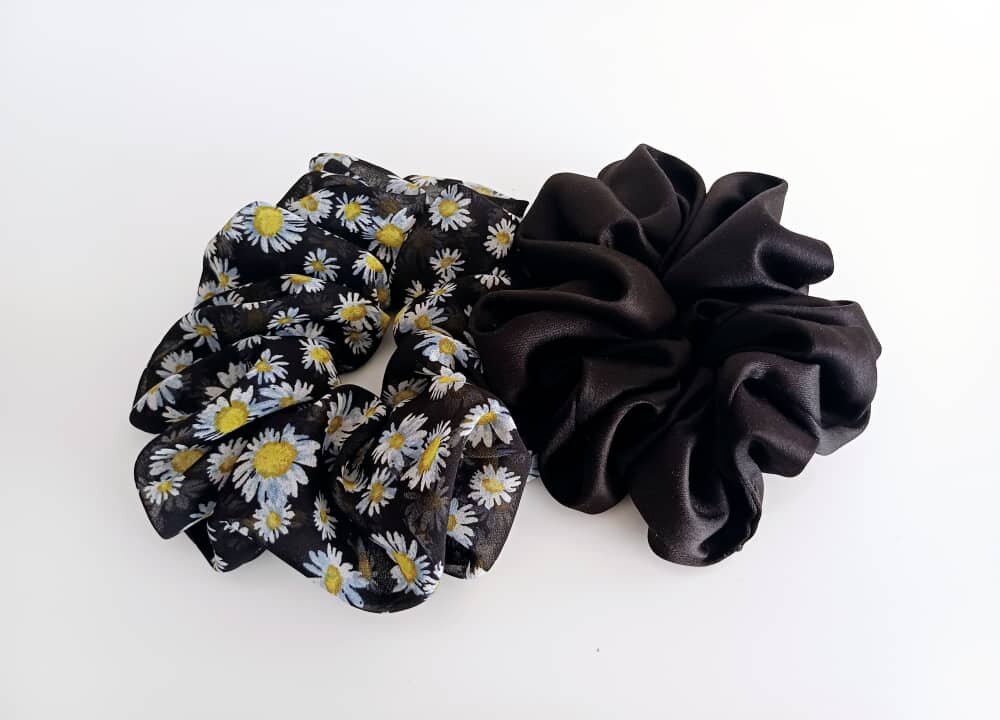 Blooming Daisy scrunchy