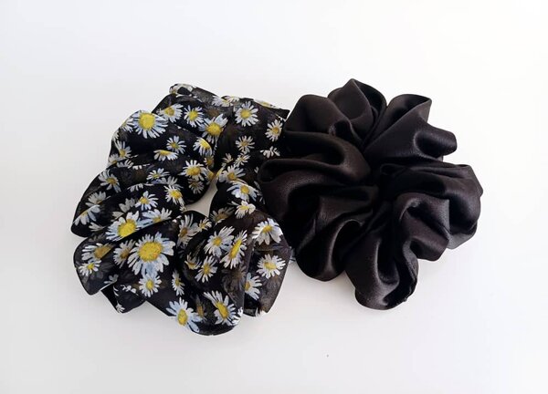 Blooming Daisy scrunchy