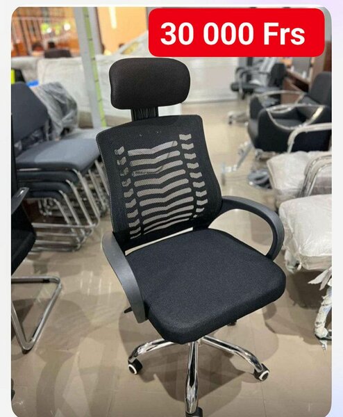 Chaise de bureau ergonomique noire