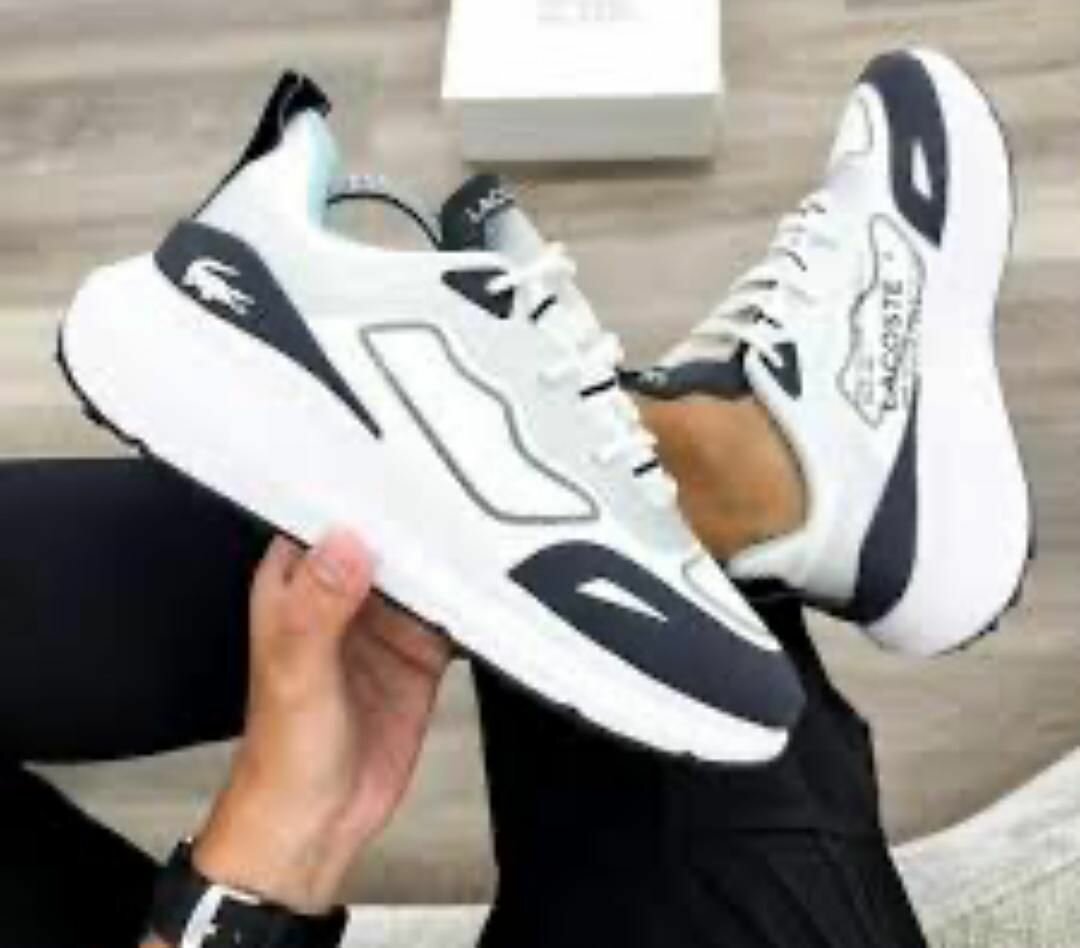 Paire de basket Lacoste