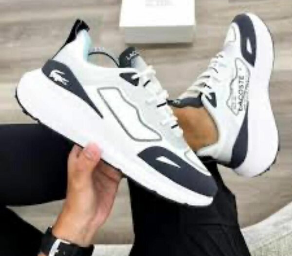 Paire de basket Lacoste