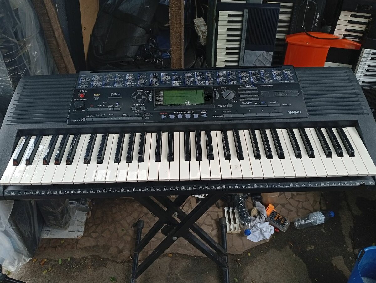 Yamaha Electronic Keyboard