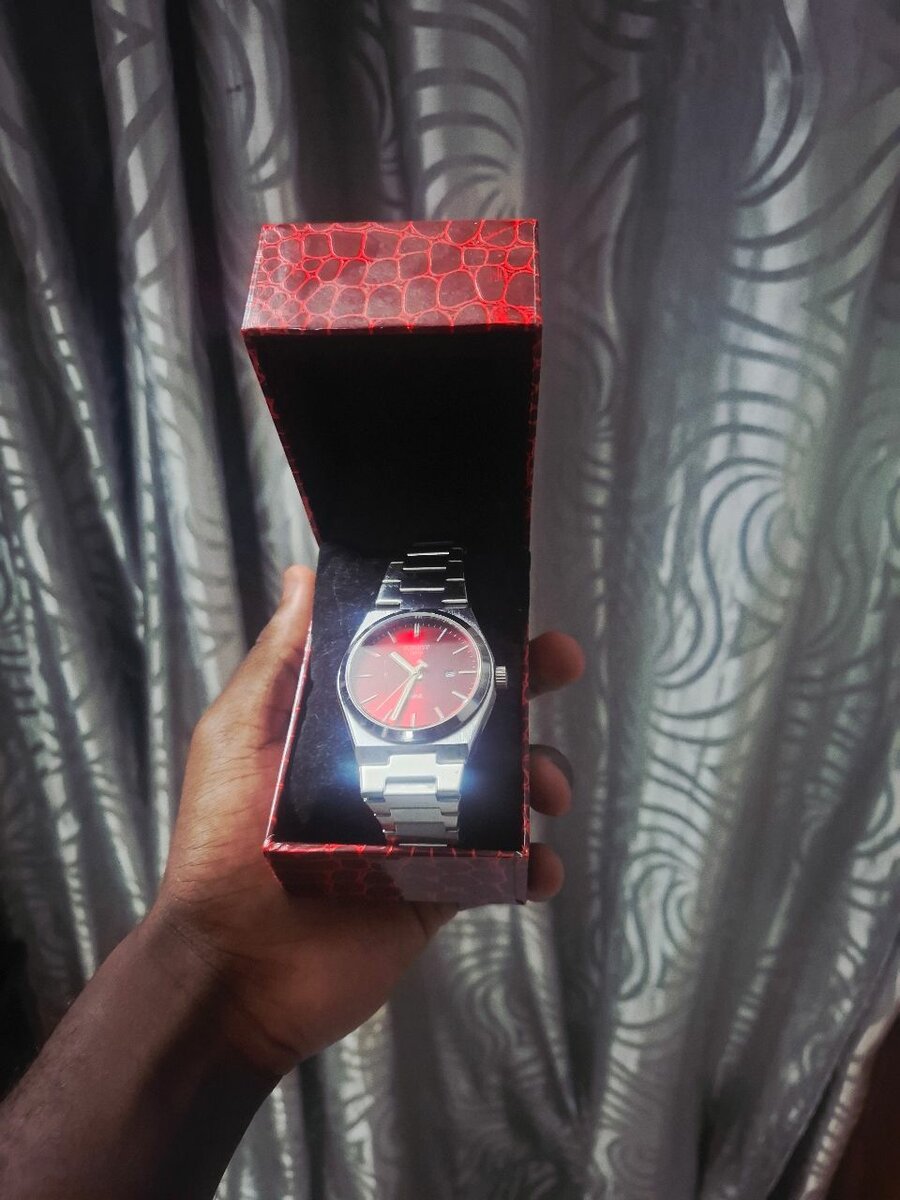 Montre élégante en acier inoxydable