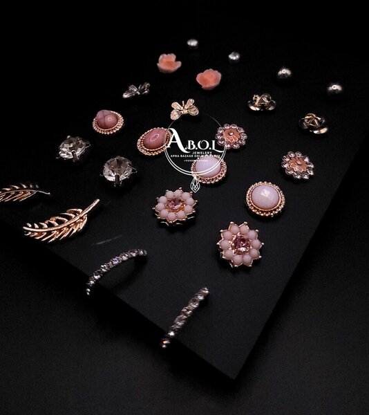 Pack of 12 stud pack