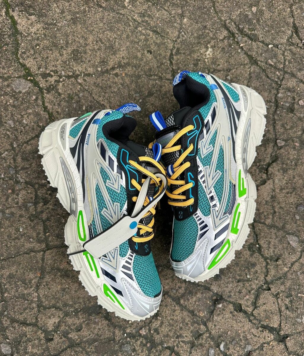 Disponible OFF WHITE