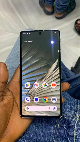 Slightly used Google pixel 7pro 128gb/12gb ram small ink at