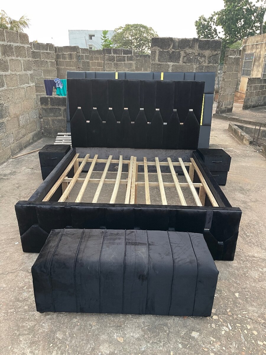 Accent double bed frame with two sides and ottoman