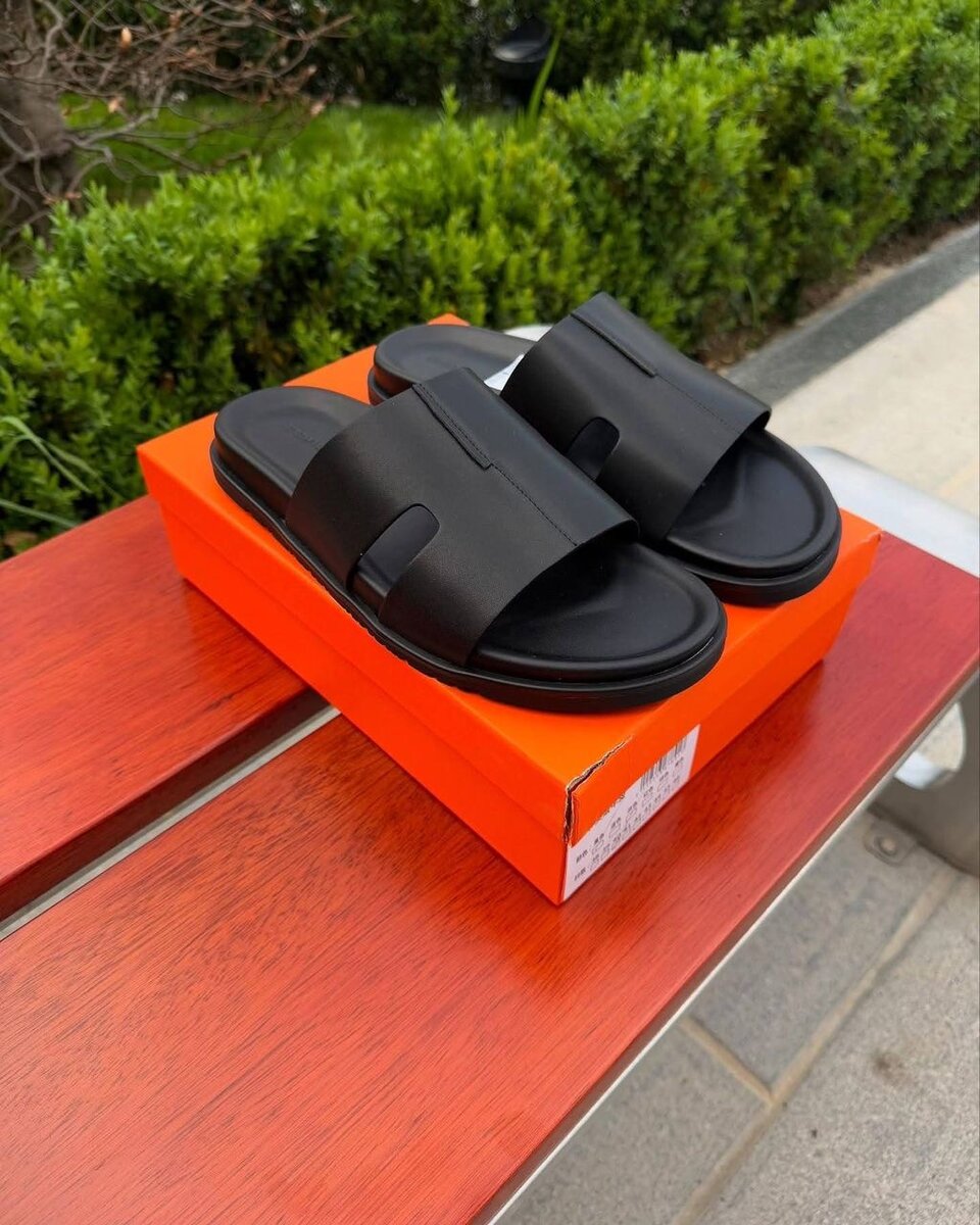 Sandales noires élégantes