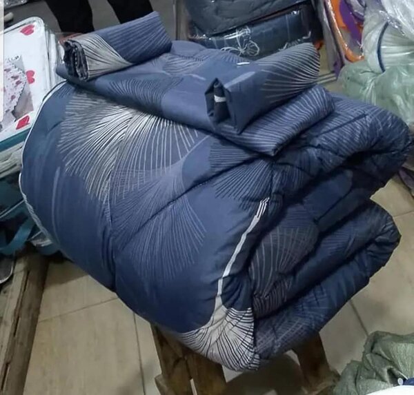 1 Duvet ,2 pillow cases and 1 flat sheet with print