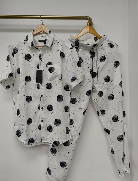 Ensemble chemise et pantalon à imprimé