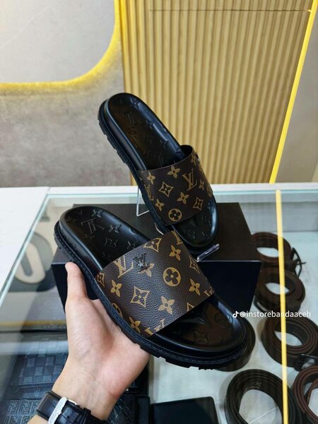 Claquettes de luxe pour homme