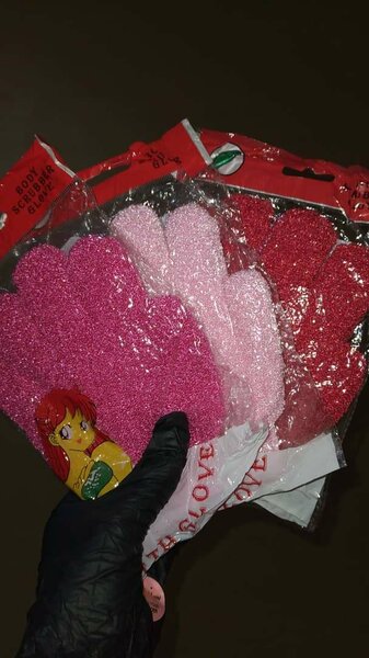 Gants de gommage colorés