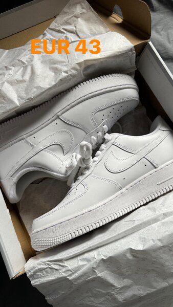 AUTHENTIC NIKE AIR FORCE 1 07 TRIPLE WHITE