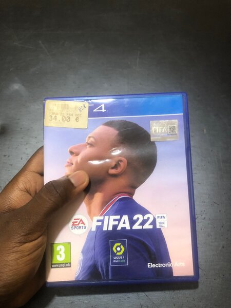 FIFA 22 pour PS4 - Jeu de Foot