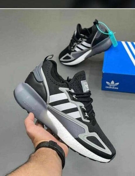 Adidas Sneaker