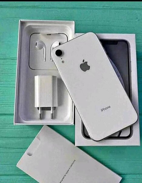 iPhone Blanc avec Accessoires