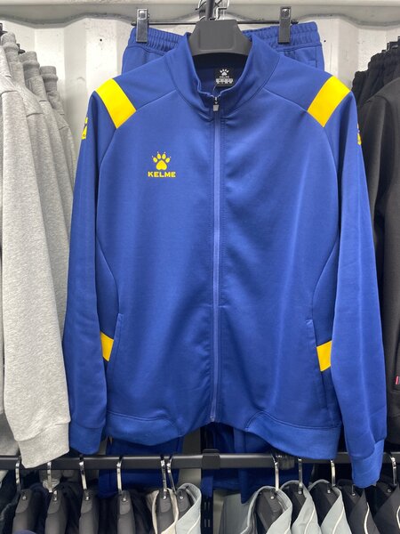 Спорт костюм