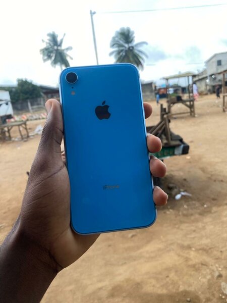 iPhone Bleu Unlocked 64GB