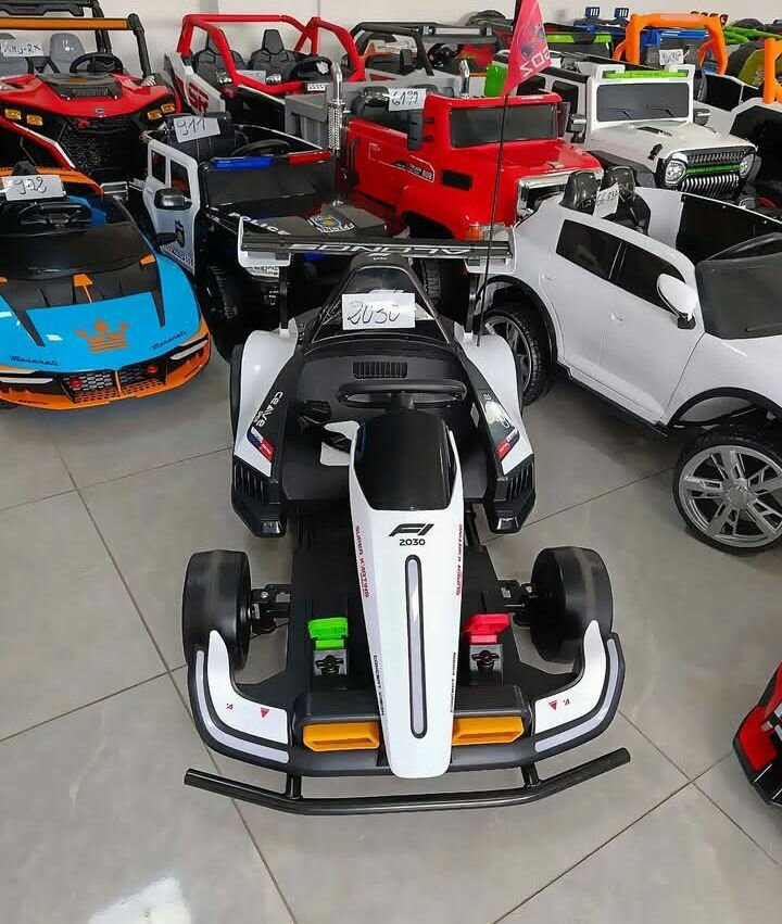 Voiture électrique enfant course