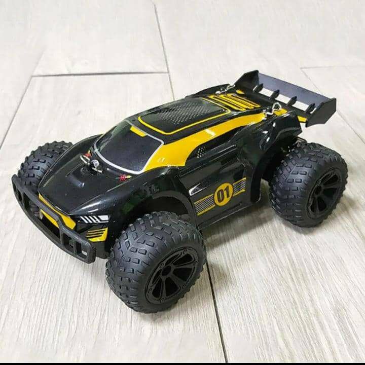 Voiture télécommandée