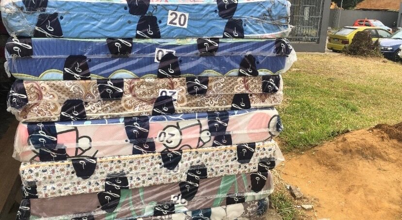 Lit Confortable avec Matelas