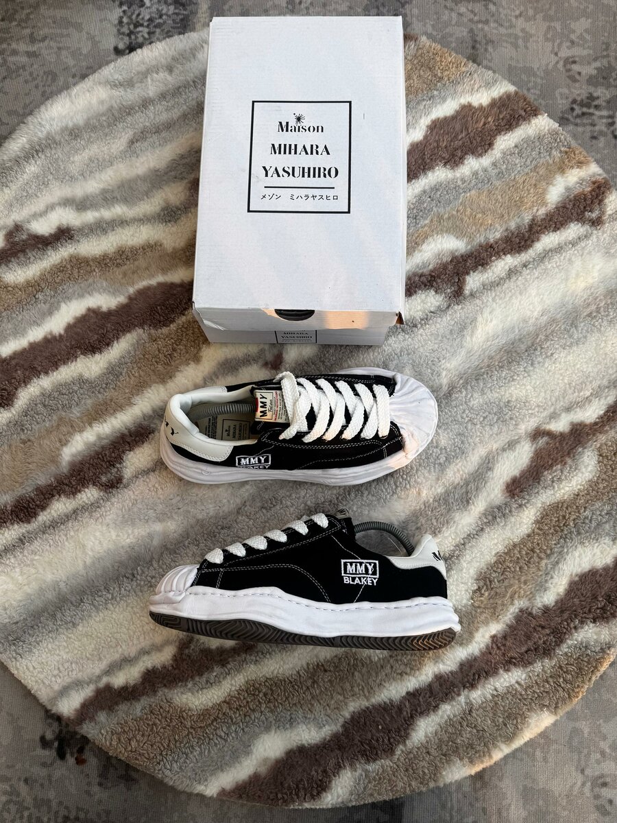 Basket Maison Mihara Noir Blanc