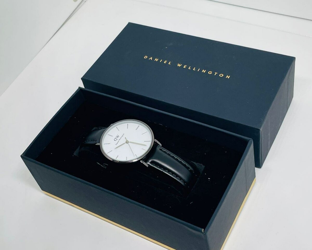 MONTRE LUXE HOMME DW