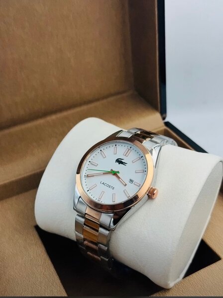 Montre élégante Lacoste