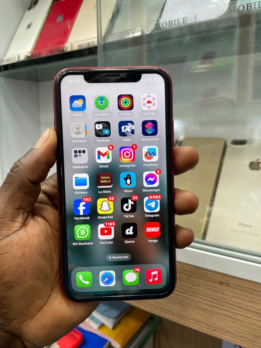 iPhone 11 simple 256giga tout passe