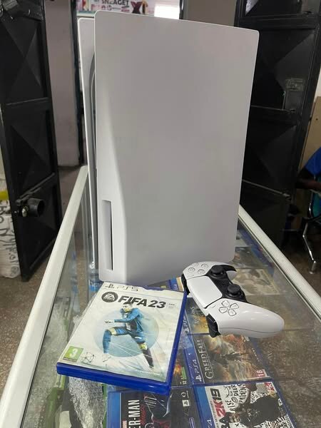 pre-owned ps5 with FIFA23