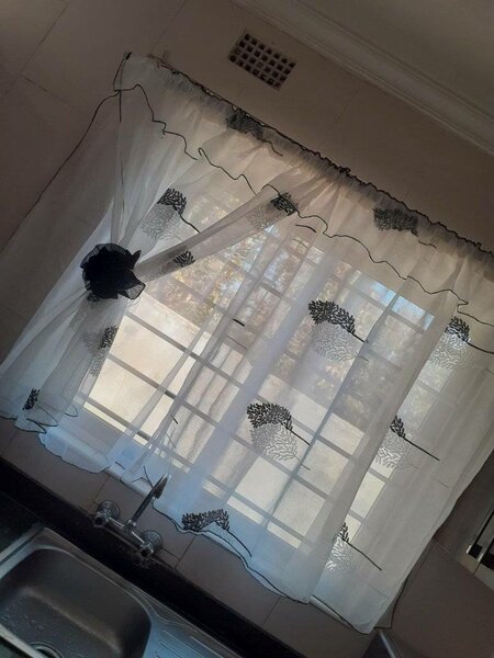 BEAUTIFUL KITCHEN CURTAINS 