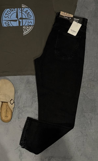 Straight jeans size 34