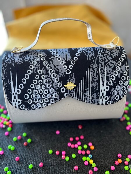 Sac à main coloré élégant