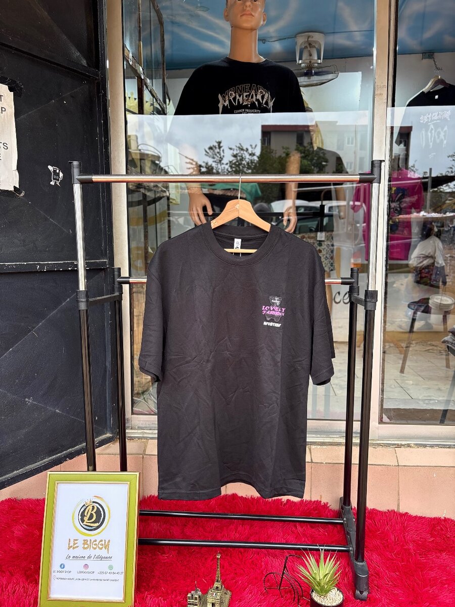 T-shirt noir unisexe tendance