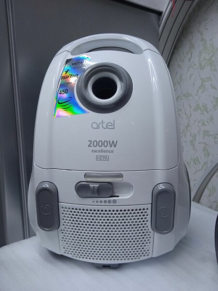 Пылесос"Artel"