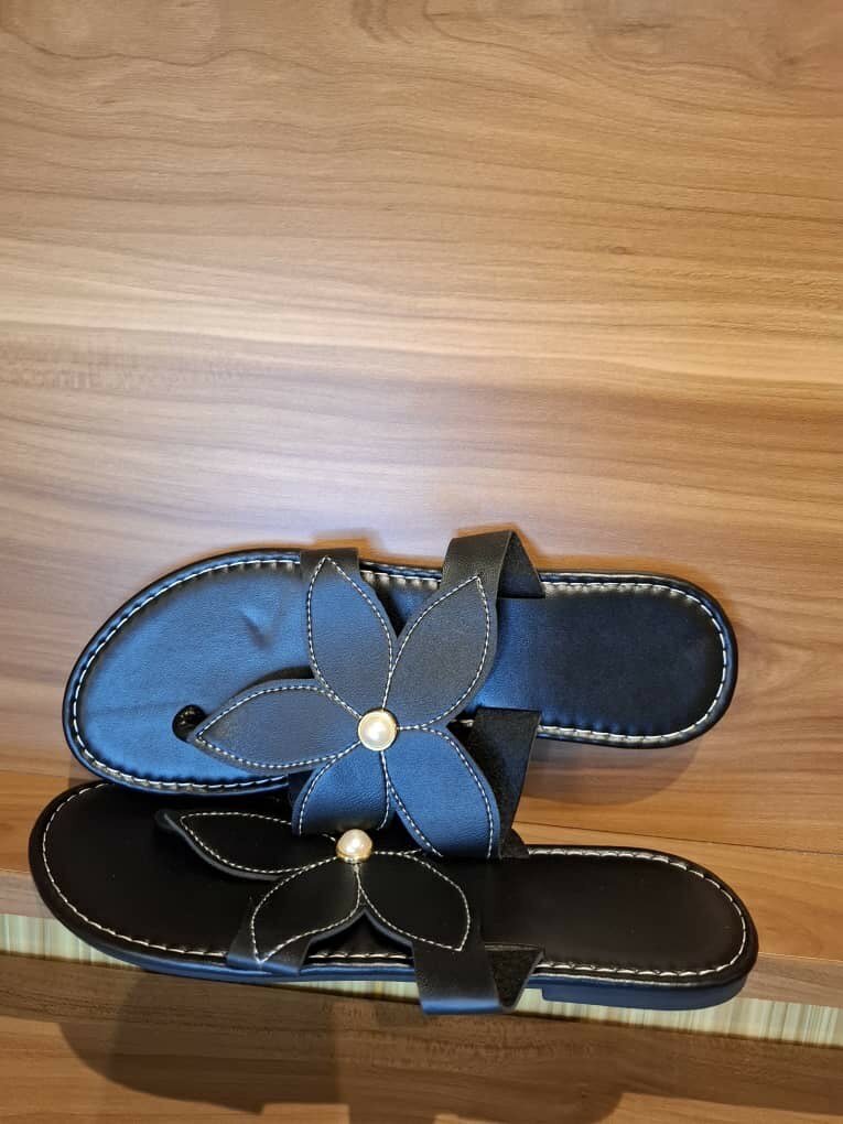 Sandales noires élégantes