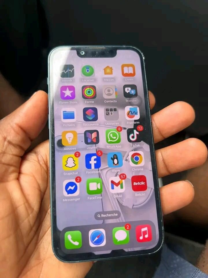 iPhone 13 - 128 Go
