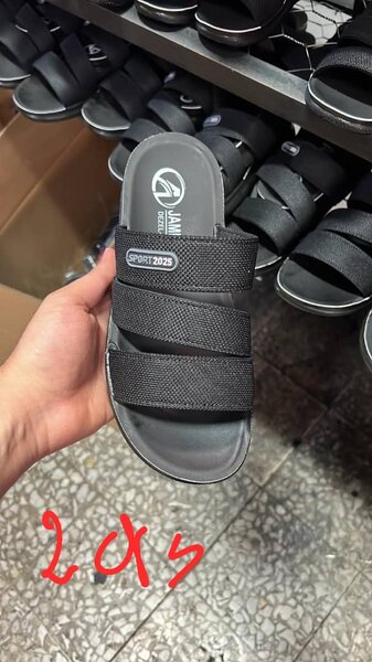 صنادل رجالية مريحة 2023