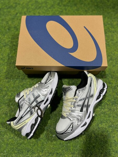 kayano 14