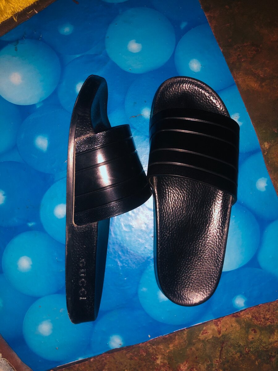 Gucci slides