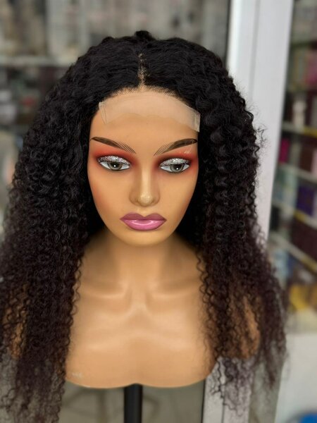 Perruque lace front bouclée