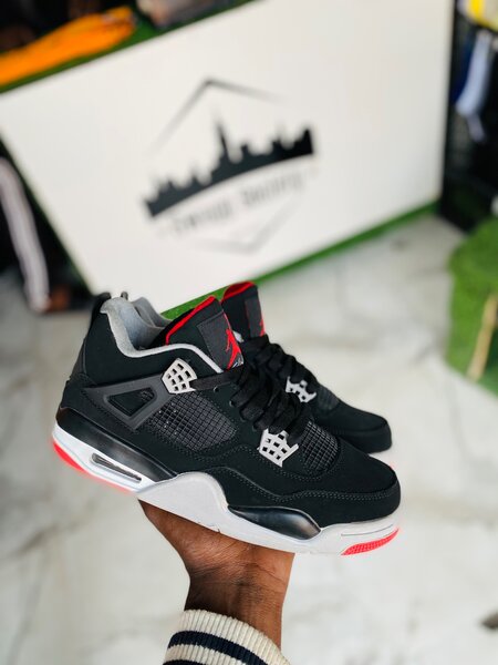 AIR JORDAN 4