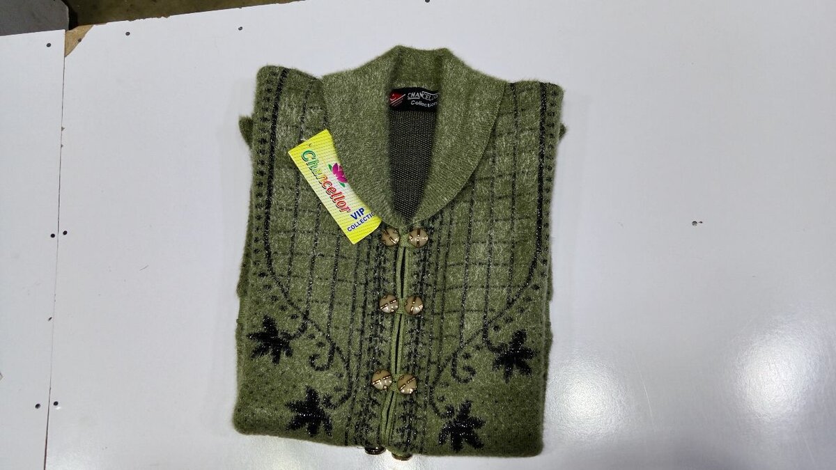 Ladies lakra sweater in Calor shape