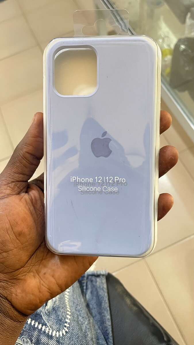 Coque en silicone iPhone 12